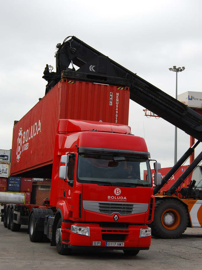 Boluda Lines Container Loading